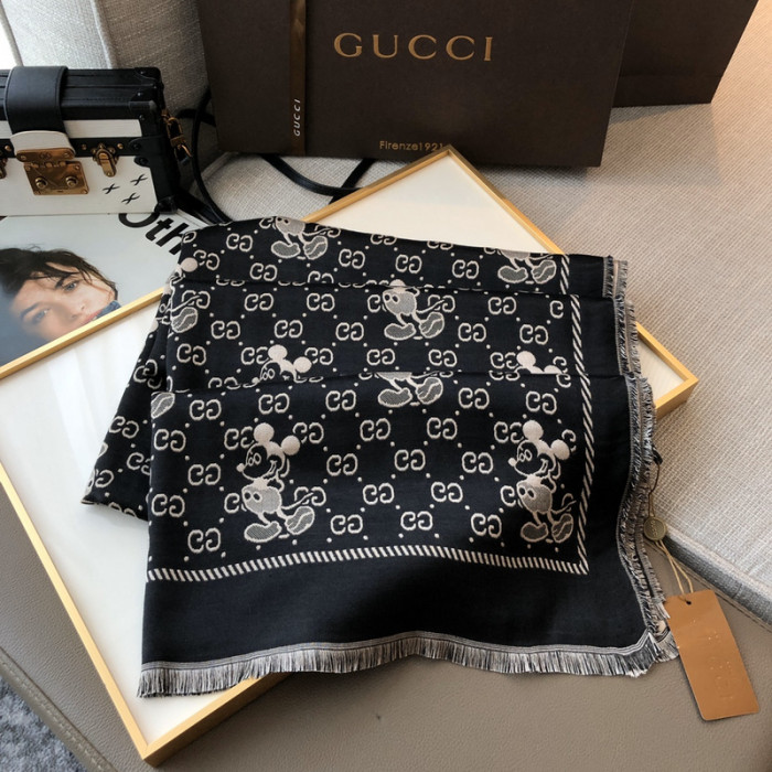 guc scarf