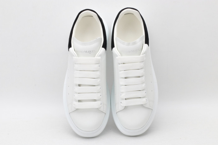 alex mcqu sneakers
