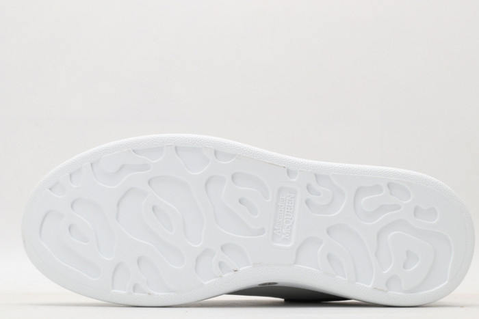 alex mcqu sneakers