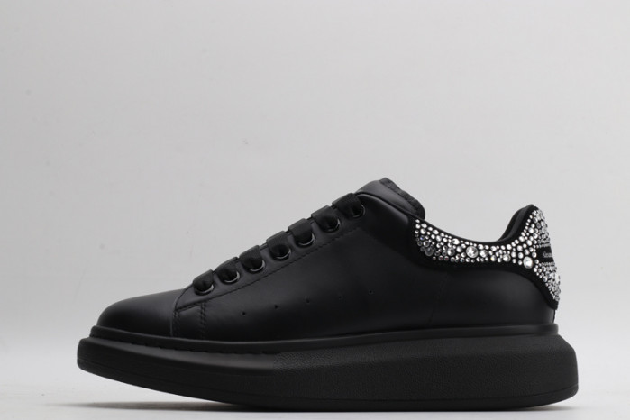 alex mcqu sneakers