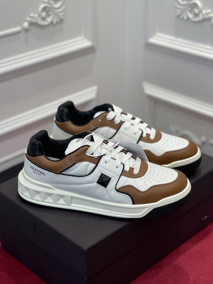 v*lentino sneaker