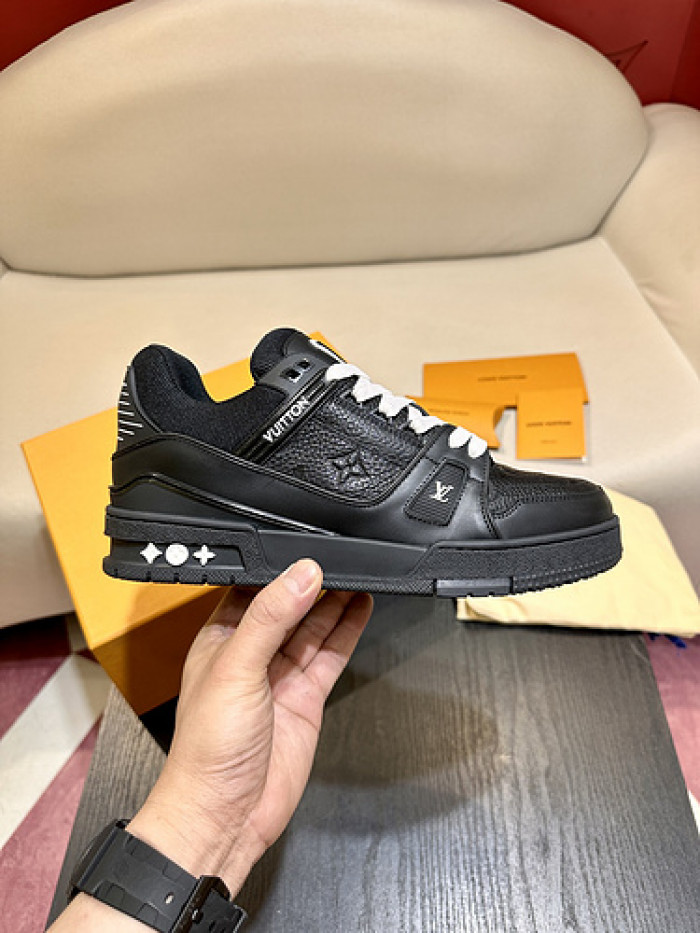 lovt sneaker
