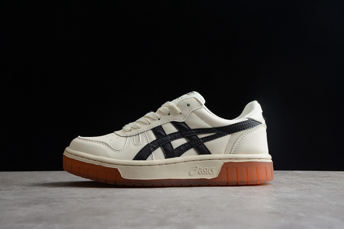 As*ic*s sneaker