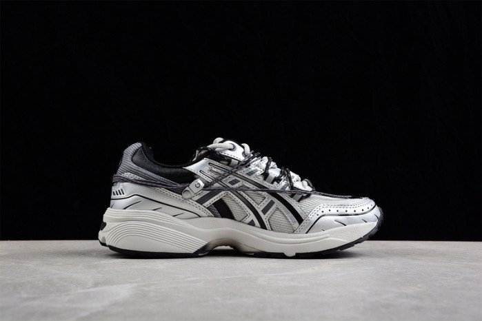 As*ic*s sneaker