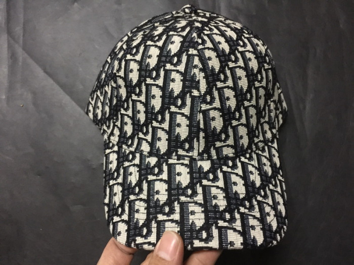 d1or hats