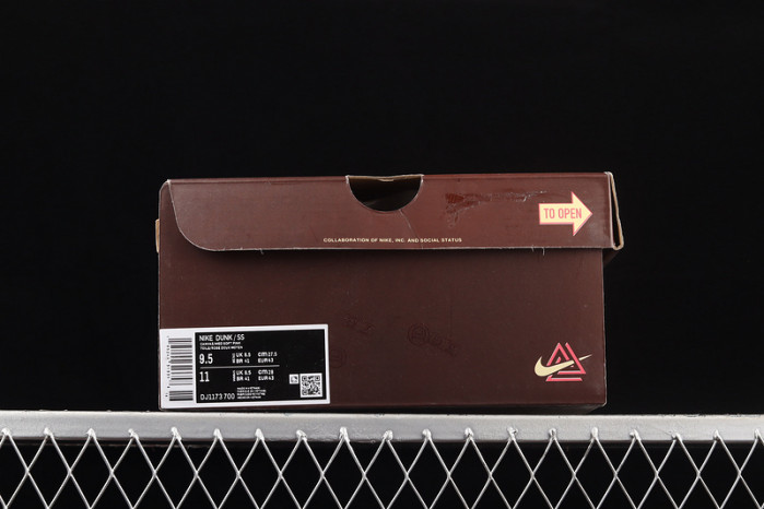 social status x dunk mid 